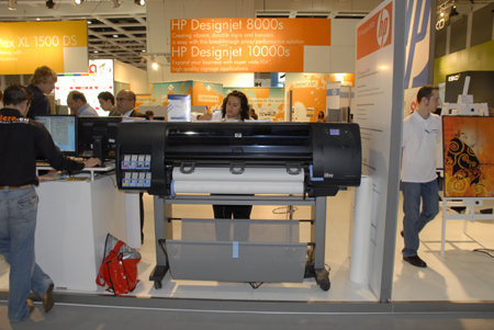 Front view of HP Designjet Z6100 printer